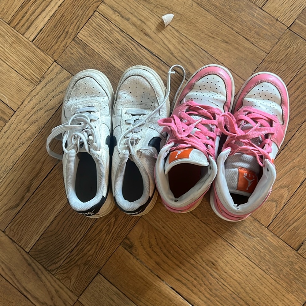 Nikes size 4!
